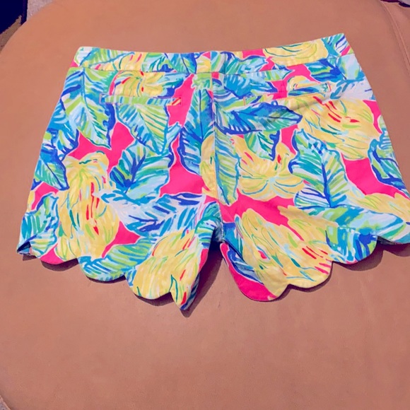 Lilly Pulitzer Women Shorts - Picture 9 of 9